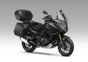 Honda NT1100 pro rok 2027 v nových barvách